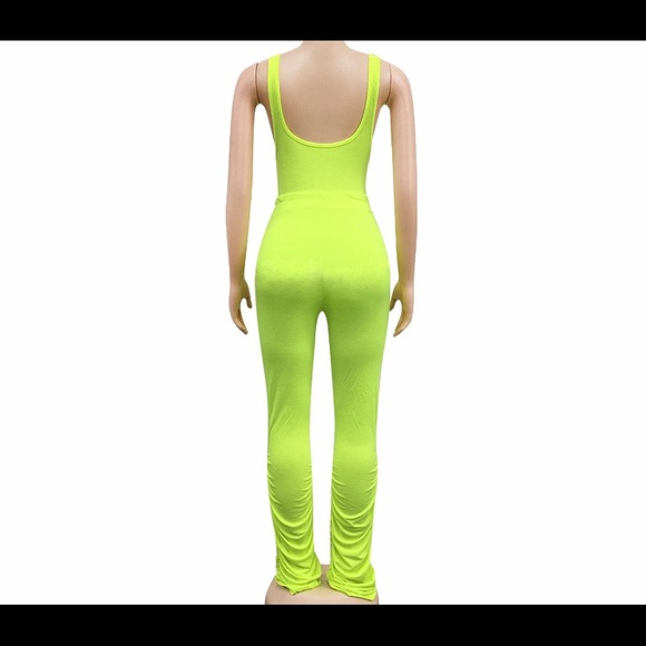 Two piece set - Picture 2 of 2